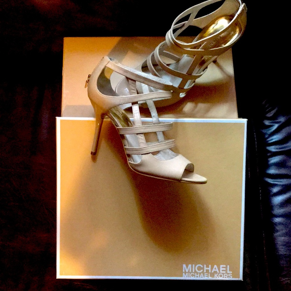 Michael Kors- Jessie Zip Back Patent Heels